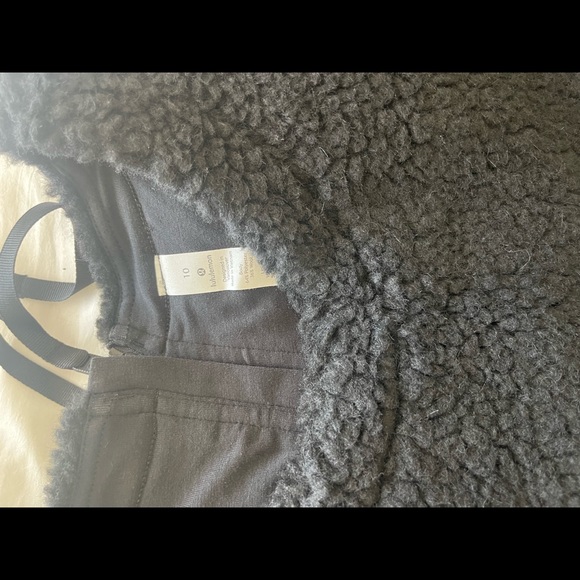 Lululemon black Sherpa crop sweatshirt - Picture 2 of 3